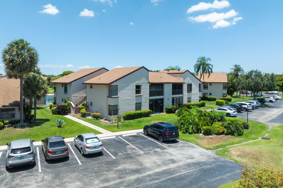 Boca Glades in Boca Raton, FL - Foto de edificio