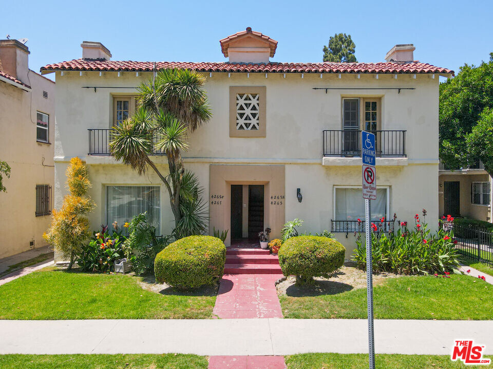 4265 Garthwaite Ave in Los Angeles, CA - Building Photo