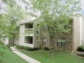 Skyler Ridge Apartments in Overland Park, KS - Foto de edificio - Building Photo