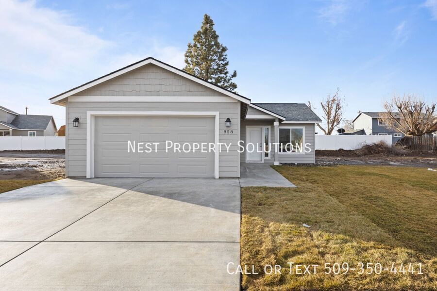 928 W Pine Dr in Moses Lake, WA - Building Photo