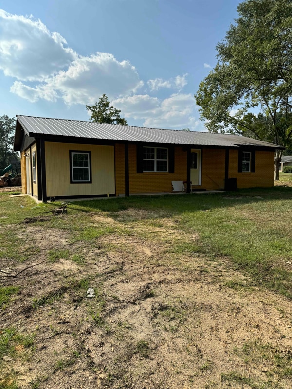 property at 405 N 8th St