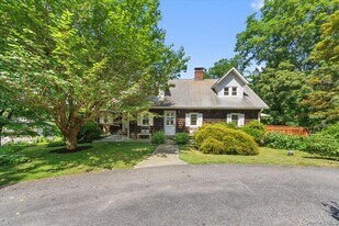 157 NY-100 in Katonah, NY - Building Photo