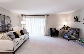 Sutton Club Apartments in Kentwood, MI - Building Photo - Building Photo