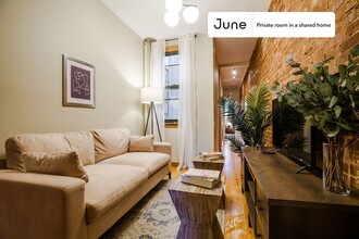 Private bedroom in 3 bed/1 bath Home in New York, NY - Building Photo - Building Photo