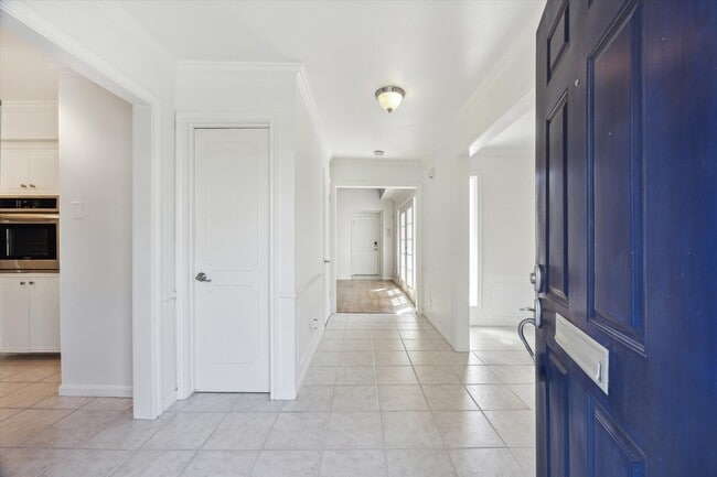 1833 Saxony Ln in Houston, TX - Building Photo - Building Photo