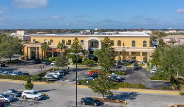 The Lofts of Winter Park Village in Winter Park, FL - Foto de edificio - Building Photo
