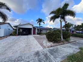 3255 SW 2nd St in Deerfield Beach, FL - Building Photo