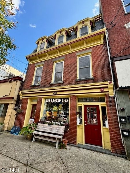 69 E Washington Ave in Washington, NJ - Foto de edificio