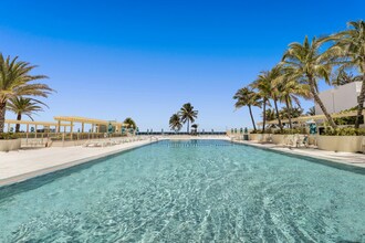 2501 S Ocean Dr in Hollywood, FL - Building Photo - Building Photo