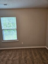 6188 Glen Way Dr in Winston-Salem, NC - Foto de edificio - Building Photo