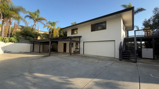 1687 Burgundy Rd in Encinitas, CA - Building Photo - Building Photo