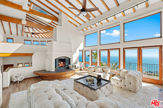 4240 Avenida De La Encinal in Malibu, CA - Building Photo - Building Photo