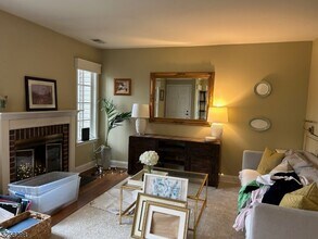 45 Stevens Ct in Bedminster, NJ - Building Photo - Building Photo