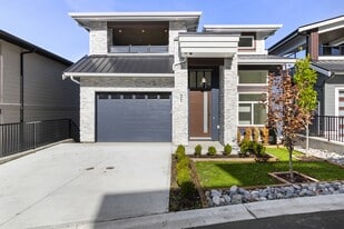5248 Goldspring Pl in Chilliwack, BC - Building Photo