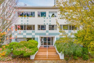 Corona Apartments in Vancouver, BC - Building Photo