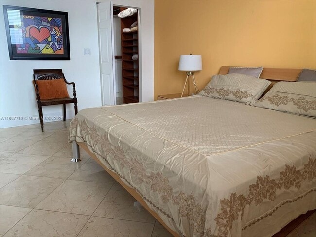 185 SE 14th Terrace in Miami, FL - Building Photo - Building Photo