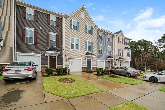 945 Arnold Place Dr in Fuquay Varina, NC - Building Photo - Building Photo