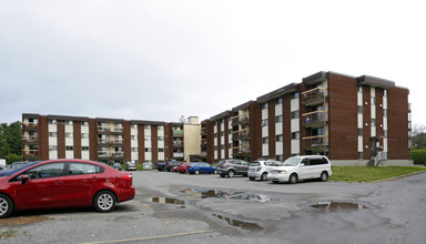 Kimberly Court Apartments in Ottawa, ON - Building Photo - Building Photo