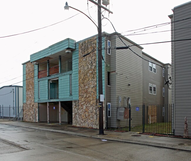 4525 N Rampart St in New Orleans, LA - Foto de edificio - Building Photo