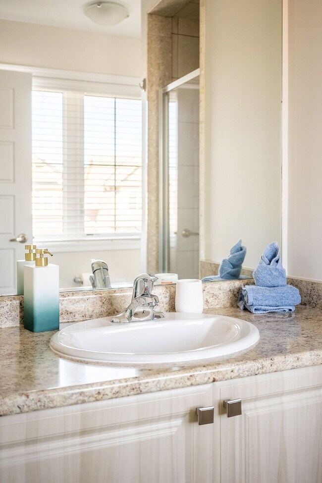 104 Esther Cres, Unit SI ID1345812P in Thorold, ON - Building Photo - Building Photo