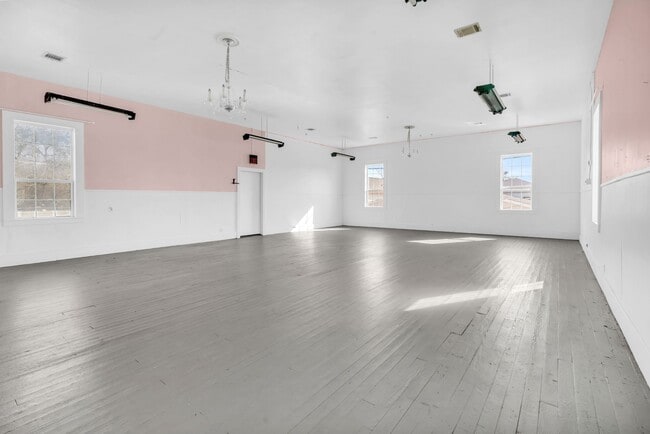 property at 401 E Main St