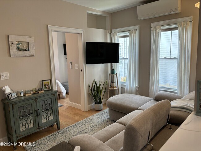 7 Abbott Ave in Ocean Grove, NJ - Building Photo - Building Photo