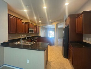 6737 Divers Loons St in North Las Vegas, NV - Building Photo - Building Photo