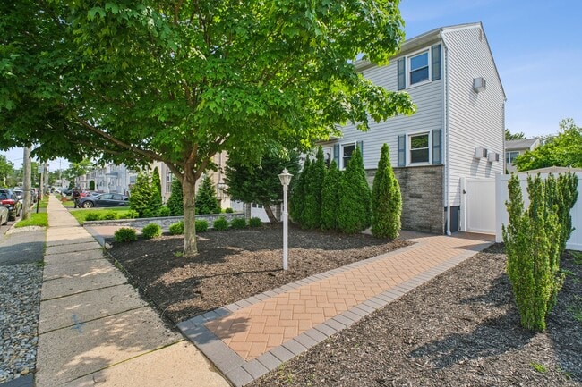 property at 862 Dewey St