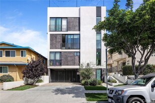 2432 Penmar Ave in Los Angeles, CA - Building Photo