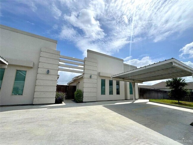 1304 Alta Vista Dr in Progreso Lakes, TX - Building Photo - Building Photo