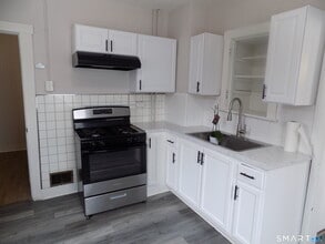 182 West St in New Britain, CT - Building Photo - Building Photo