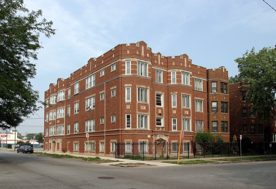 7150 S Cornell in Chicago, IL - Building Photo