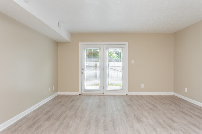 Amora East Townhomes in Fayetteville, NC - Building Photo - Interior Photo