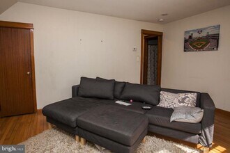 338 W 6th Ave-Unit -2 in Conshohocken, PA - Foto de edificio - Building Photo