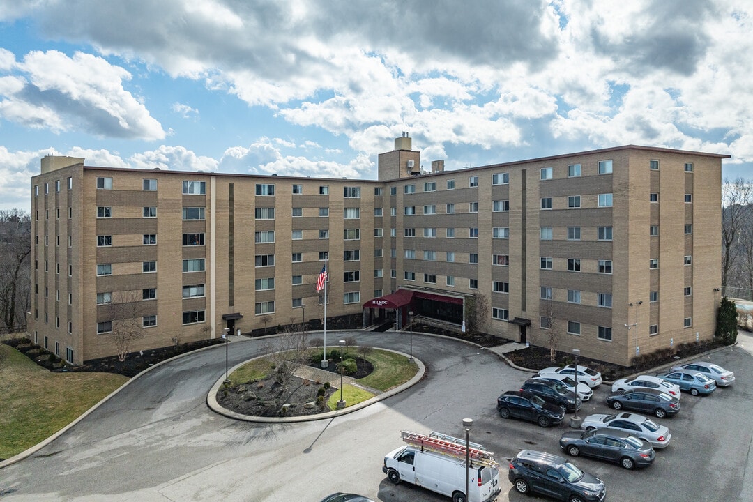 Hilroc Condominium in Rocky River, OH - Building Photo