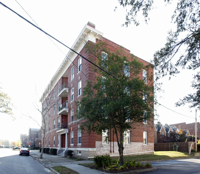 Colonial in Norfolk, VA - Building Photo - Building Photo