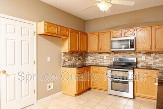6201 Elderbush Dr in Greensboro, NC - Building Photo - Building Photo