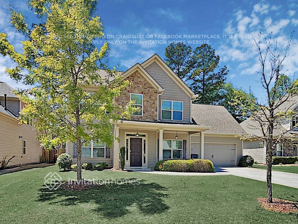193 Fairway Dr in Newnan, GA - Building Photo