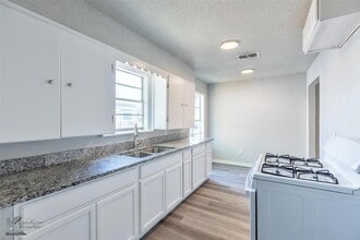 850 Sunset Dr in Abilene, TX - Building Photo - Building Photo