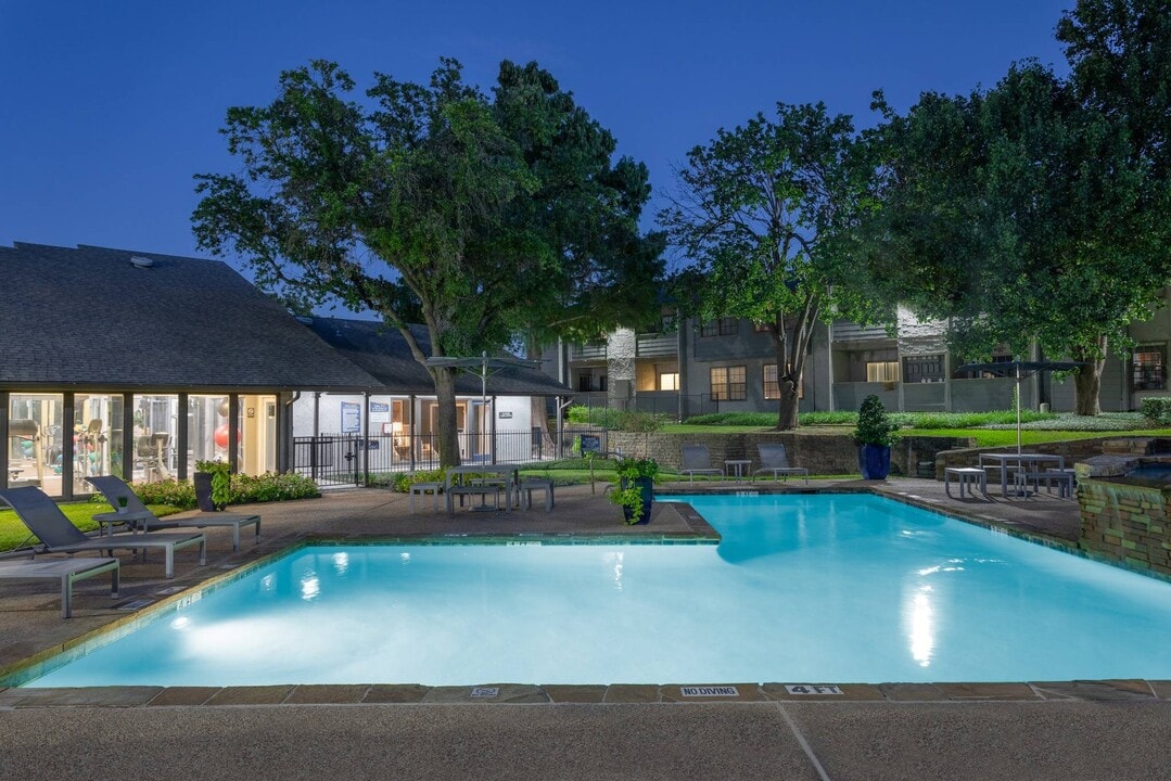 Summer Gate in Irving, TX - Building Photo