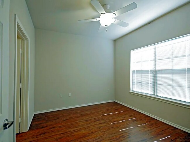 113 W Reunion St in Fairfield, TX - Building Photo - Building Photo