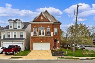 4715 Manor Dr in Alexandria, VA - Foto de edificio - Building Photo