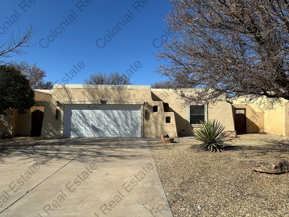 832 Laurelwood Dr in Clovis, NM - Building Photo