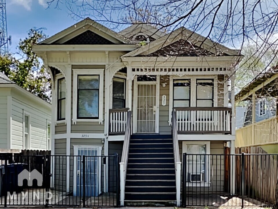325 15th St in Sacramento, CA - Building Photo