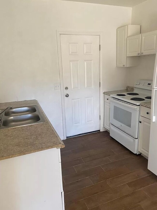 126 Gardiner Ct-Unit -#2 in Daytona Beach, FL - Building Photo - Building Photo