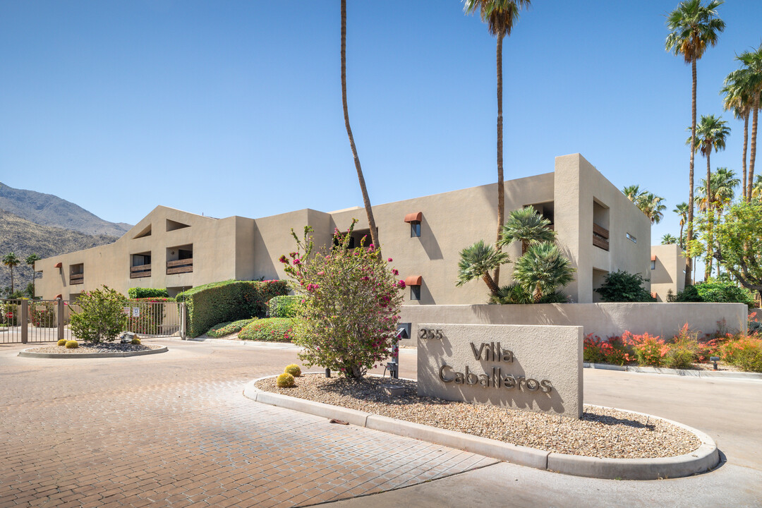 Villa Caballeros in Palm Springs, CA - Foto de edificio