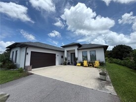 2475 29th Ave NE in Naples, FL - Building Photo