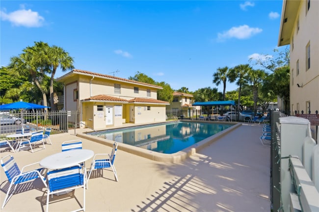 3218 NW 103rd Terrace in Coral Springs, FL - Foto de edificio - Building Photo