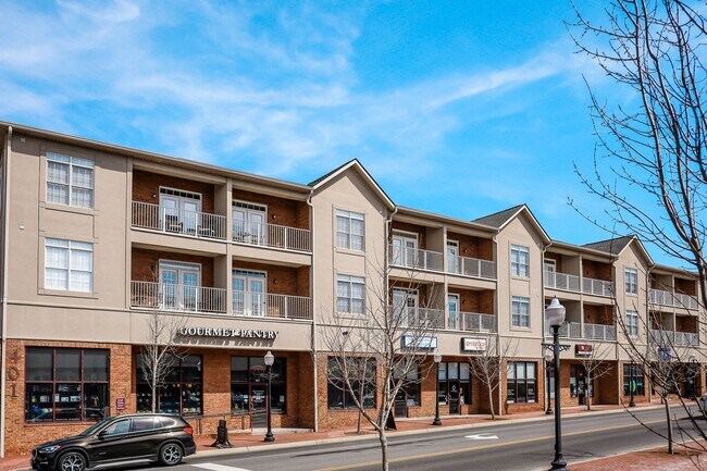property at 401 S Main St