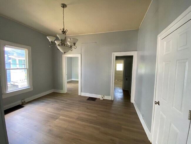 527 W Cedar St-Unit -UNIT 1 in Kalamazoo, MI - Building Photo - Building Photo